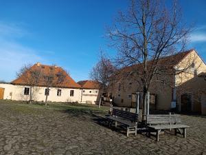 EXKURZE TOULCŮV DVŮR